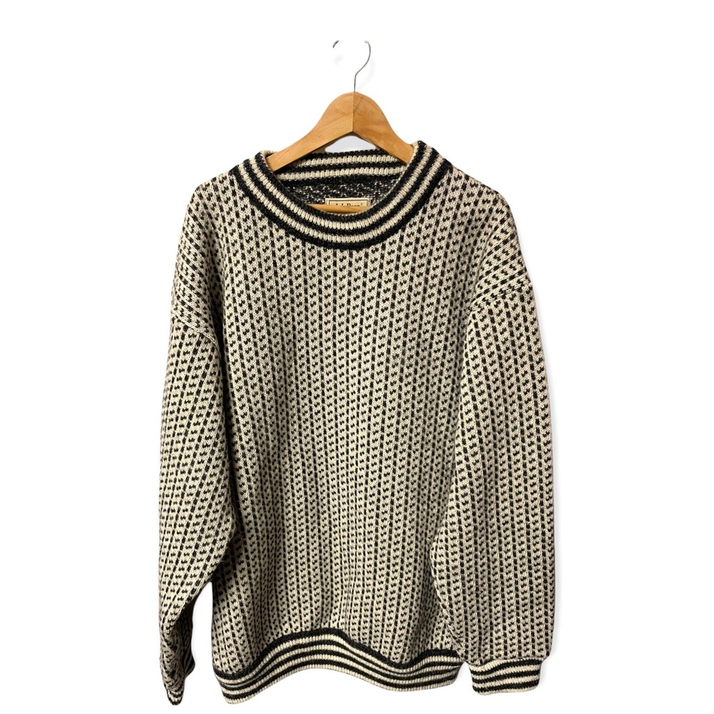 L. L. Bean vintage Men’s gorgeous heavy thick wool knit print scoop neck sweater